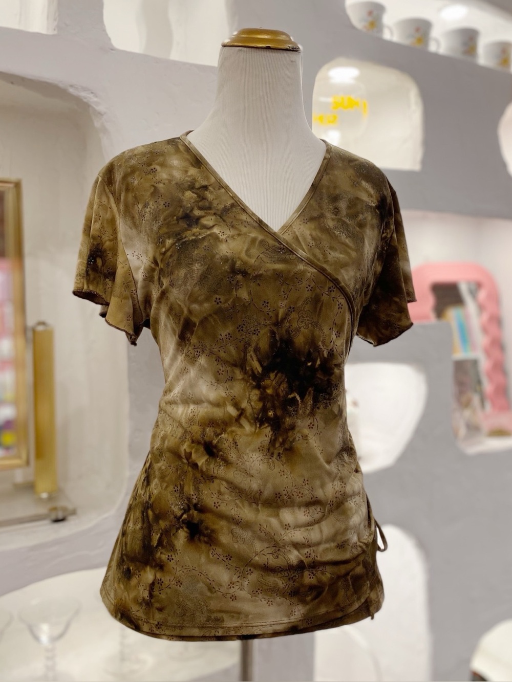 Y2K Jessica Brown Tie-Dye Surplice Short Sleeve Top Side Ruching & Floral Detail